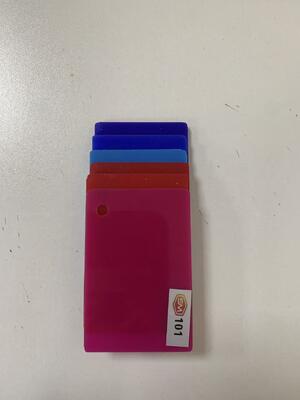 購入 室内および室外用途のための20mm厚の消去耐性のある彩色鋳型アクリルシート online manufacture