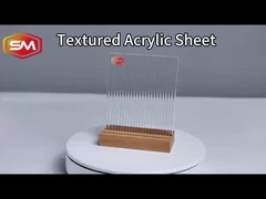 透明なストライプ付 質感のあるアクリルシート